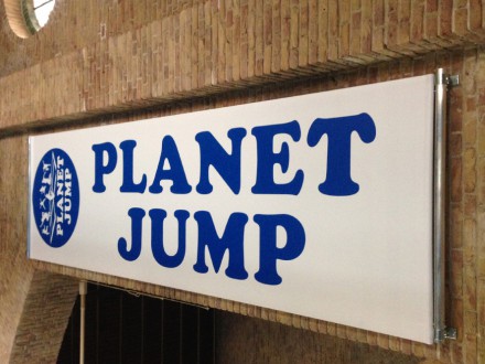 ORANJEBRUIN_bannerPlanetJump